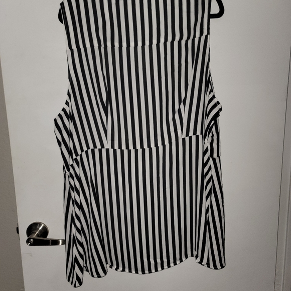 Blouse - Picture 2 of 2